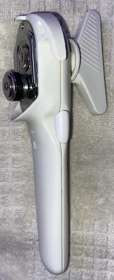 Pampered Chef 2759 Smooth Edge Manual Can Opener - White - Image 1 of 4