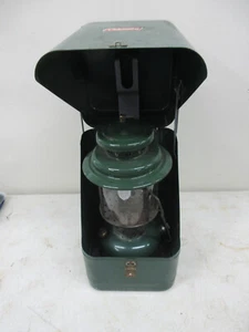 Vintages 1962 Coleman Lantern in Metal Carring Case - Picture 1 of 9