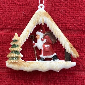 VINTAGE  SANTA DIORAMA CHRISTMAS ORNAMENT/JAPAN - Picture 1 of 23