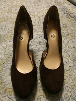 Nine West Heels, Women's size 10, Brown Snake Pattern Stiletto sample pair - Image 1 of 4