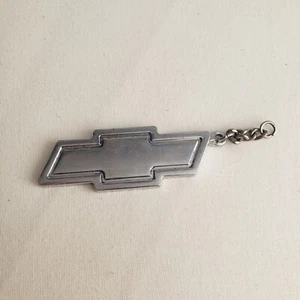 Chevy Pilot Signature Serie Schlüsselanhänger silberfarben massiv Metall Werbung Keyring - Bild 1 von 2