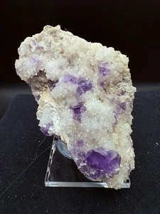 FLUORITA - Berbes, Asturias ESPAÑA MINERALES COLECCION 9x5x4cms B1 - Imagen 1 de 7