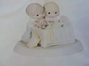 BLOQUE DE EDREDÓN Precious Moments ""Were Glad You Came Into Our Lives papá mamá bebé - Imagen 1 de 2