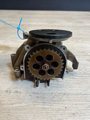 00-03 BMW E39 M5 V8 S62 Motor Engine Oil Pump - Image 1 of 4