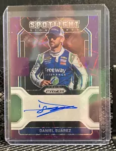 Daniel Suárez 2022 Prizm Spotlight Signatures Purple Velocity #23/99 - Imagen 1 de 2