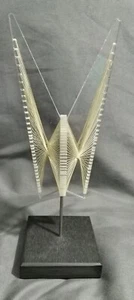 1975 Ronald Fox small string& lucite abstract sculpture signed - Picture 1 of 8