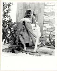Erotic Study by T.Liori: Blonde Nude Holds On To Girlfriends Legs (Vintage Photo - Imagen 1 de 1