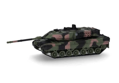 HERPA military 1:87 Kampfpanzer Leopard 2A7 dekoriert H0 746175 - Bild 1 von 3