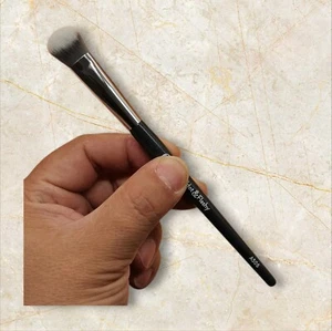 BK series A506 bevel slope shape concealer brush conceals black circles, acne. - Picture 1 of 6