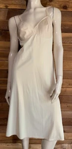 VINTAGE VANITY FAIR GOLD SIZE 34 TT FULL SLIP   #11122 - Picture 1 of 9