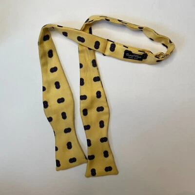 Винтажный регулируемый галстук-бабочка Robert Talbott из чистого шелка желтого цвета с геометрическим узором - Изображение 1 из 4