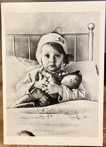 Postal De Colección Reino Unido Londres Blitz Foto Eileen Dunne Niños en Guerra CECIL BEATON - Imagen 1 de 2