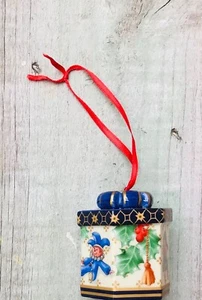Home Decor Christmas Vintage Villeroy & Boch Fantasy Porcelain Ornament Hanger - Picture 1 of 4