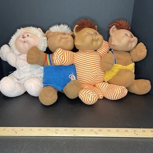 Lote de cuatro (4) muñecas para niños Cabbage Patch - ropa Koosas Cabbage Patch - Imagen 1 de 18