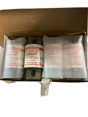 NEW Box Of (4) GOULD SHAWMUT A70P550-4ES FUSE A70P5504ES 700V 550A Amp Trap - Image 1 of 3