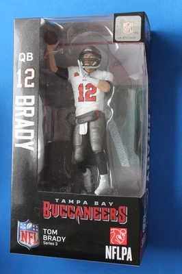 FIGURA DE FÚTBOL AMERICANO TOM BRADY TAMPA BAY BUCCANEERS IMPORTS DRAGON NFL SERIE 3 Foto 1 de 4