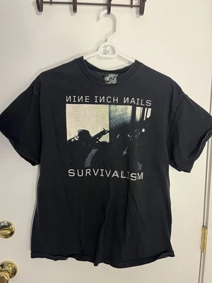 Camiseta Vintage Giant Nine Inch Nails Survivalism Band Média Tour Promo Y2K NIN - Imagem 1 de 4