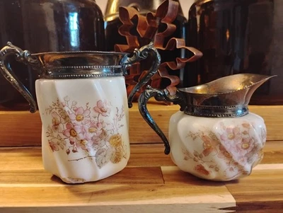 Antiguo Juego de 2 piezas-CF Monroe Wave Crest Crema y Cuchara Tarro Galleta Mermelada Opalware Foto 1 de 4