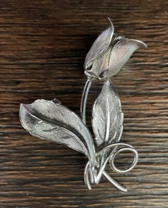 Vintage Silver Tone Tulip Flower Brooch 1 1/2” x 2" - Picture 1 of 3