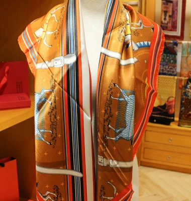 Sallys 100% шелковая шелковая накидка с животным принтом и принтом квадратный шарф 43 дюйма новый - Изображение 1 из 4