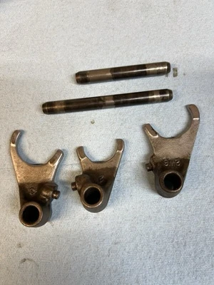 Horquillas de cambio Yamaha IT125 1980 ejes vintage 3R9 Foto 1 de 4