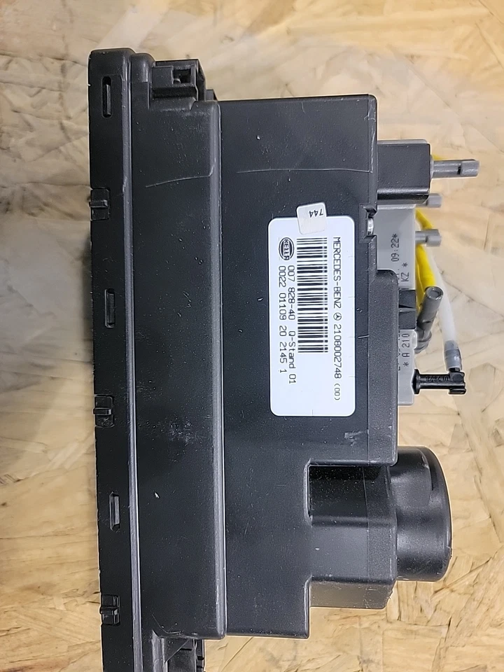 1998 - 2003 梅赛德斯 E430 CLK430 中央门锁供应真空泵 原始设备制造商 — 第 1/4 张图片