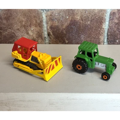 2 Vtg Matchbox Superfast Green Tractor 4G 1978 & Caterpillar D9 Bulldozer 1979 - Image 1 of 4