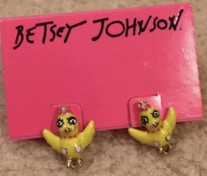 Pendientes de tachuelas Betsey Johnson esmaltado amarillo para bebé pollo ~ nuevos con etiquetas - Imagen 1 de 2