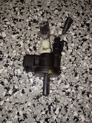 04-09 Electroválvula de purga de bote de emisiones Cadillac SRX OEM 12611801 - Usada Foto 1 de 4