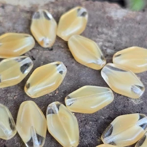 17 Vintage German Glass Beads | Diamond Shape Vanilla Latte & Clear Givre Style - Picture 1 of 5