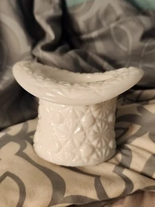 VTG Fenton Milk Glass Top Hat Daisy & Buttons Candy Nut Dish - Picture 1 of 7