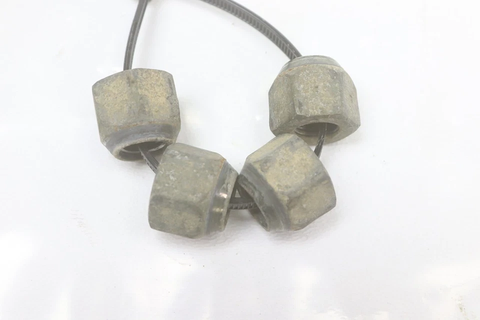 Tuercas Yamaha Kodiak 400 2001 (4) 90179-10540-00 52658 Foto 1 de 1