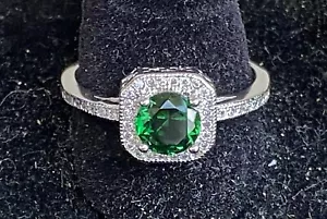 Fashion Natural Beautiful Simple Emerald Zircon Silver Jewelry Ring Sz 10 - Picture 1 of 2
