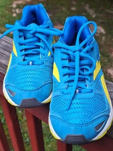 Reebok Sz 7.5 Womens Low Cut Running Shoes Light Blue With Yellow Accents/bottom - Picture 1 of 8