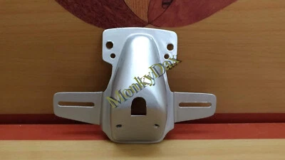 Luz trasera con soporte plateado Honda CB 450 CB450 1965-1967 Black Bomber K0. - Imagen 1 de 4