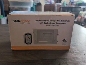 DATA COMM Electronics 45-0081-WH Wpuszczany kabel AV / HDMI Pass Through Mid Size - Zdjęcie 1 z 2