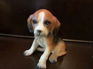Vintage LEFTON BEAGLE Sitting Pup Puppy Dog Tri-color Porcelain #H691 Lg 3 3/4" - Picture 1 of 4
