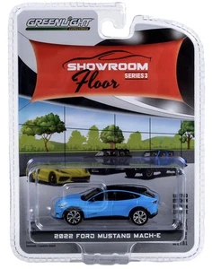 Greenlight 68030-A Ford Mustang Mach-E 2022 blau - Showroom 3 Maßstab 1:64 - Picture 1 of 2