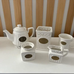 Tetera de encaje de celosía de cerámica THL French Country, leche, taza de té, azúcar y utensilio - Imagen 1 de 7