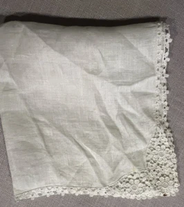 Ladies white linen handkerchief embroidered edge Daisy 12 In SQ. - Picture 1 of 7
