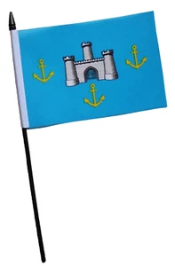 Isle of Wight Castle Small Hand Flag (6" x 4") - LAST FEW - Picture 1 of 1