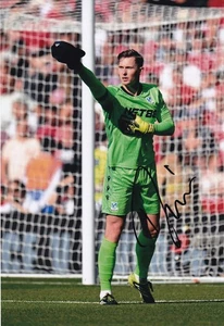 Football - Dean Henderson - Hand Signed A4 Photograph - Crystal Palace - COA - Picture 1 of 1