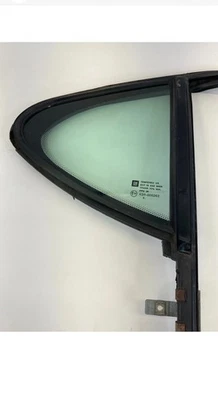 2004-2008 Pontiac Grand Prix Rear Right Side Door Vent Quarter Window Glass OEM - Image 1 of 2