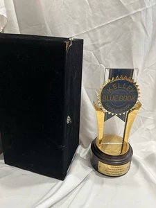 SELTEN Kelley Blue Book Gebrauchtwagenführer TOP AUSZEICHNUNG TROPHÄE PLAKETTE 2016 Subaru STATUE  - Bild 1 von 14