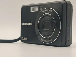 Samsung Digital Camera ES63 12.2MP Black - Dust In Lens. - Picture 1 of 10