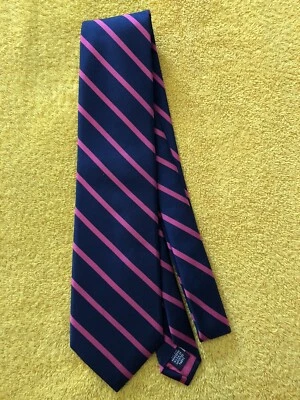 Corbata de seda autocortante Lands End azul marino con rayas rosas 3,5/57,5 cosida a mano nueva sin etiquetas en EE. UU. Foto 1 de 4