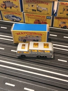 MATCHBOX LESNEY #66 IN BOX GREYHOUND COACH MINT NOS - Picture 1 of 3