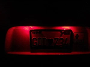 Two Red LED T10 194 168 912 2825 W5W T8 SMD Wedge Dome License Plate Light Bulbs - Picture 1 of 8