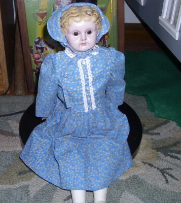 MUÑECA ANTIGUA ALEMANA MINERVA CABEZA DE HOJALATA CUERPO DE CUERO OJOS DE VIDRIO 16" Foto 1 de 4