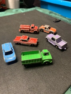 Lote de 6 vehículos TOOTSIETOY vintage. Jeep; camión de bomberos; camión lanzadera; 3 otros Foto 1 de 4